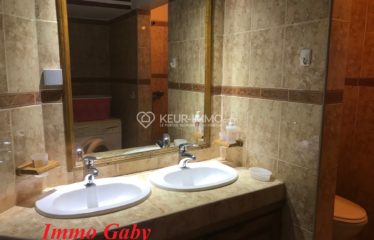 Charmant appartement de 173m² situé en plein centre de Saly, les Pieds dans l’eau. Proche de tous commerces !