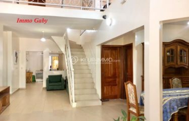 Charmante villa située dans un quartier résidentiel à Ngaparou, proche du Auchan.