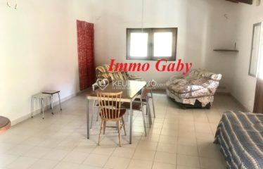 Villa située au centre de Saly, proche de la mer et des commerces.