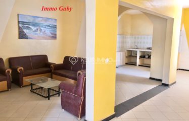 Villa à vendre constituée de 2 appartements, à Saly Niakh-Nikhal.