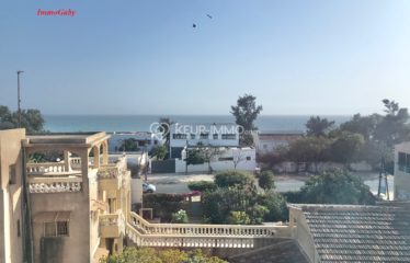 Somone : Immeuble situé à quelques mètres de la plage, Appartements vendus non meublé/ non équipé, piscine collective.