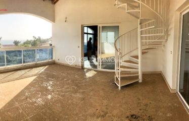 Somone : Immeuble situé à quelques mètres de la plage, Appartements vendus non meublé/ non équipé, piscine collective.