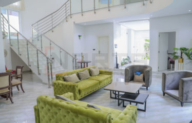 DAKAR ALMADIES : Immeuble R+6 à vendre