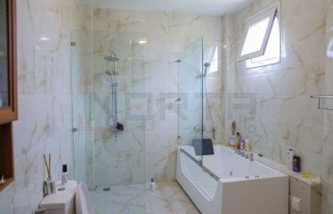 DAKAR ALMADIES : Immeuble R+6 à vendre