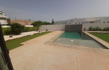 SALY : Villa contemporaine 3 chambres avec piscine proche plages et commerces à vendre
