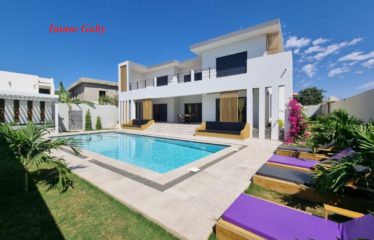 NGAPAROU : Villa à vendre proche de la mer