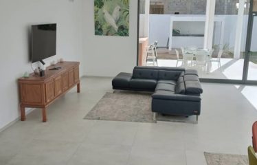 NGUERIGNE : Villa de standing 4 chambres aux grands volumes d’une superficie de 350 m2