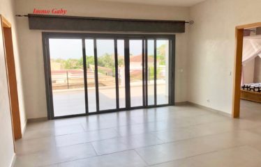 NGAPAROU : Villa à vendre proche de la mer