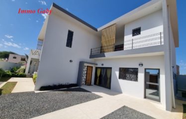 NGAPAROU : Villa à vendre proche de la mer