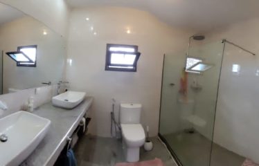 NGAPAROU : Belle villa contemporaine à vendre de 3 chambres