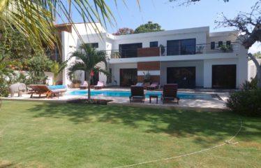 NGAPAROU : villa luxueuse à louer 4 chambres