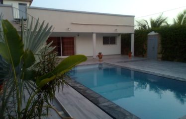 SALY KEUR YOUNGAR : Charmante villa plain-pied récente 3 chambres avec pisicine