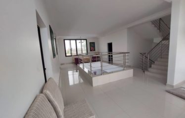 NGAPAROU : villa meublée à louer 3 chambres piscine