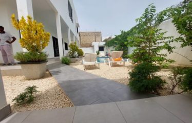 NGAPAROU : villa meublée à louer 3 chambres piscine