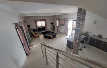 NGAPAROU : villa meublée à louer 3 chambres piscine