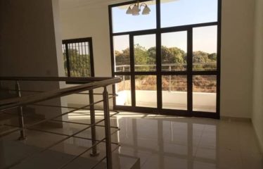 NGAPAROU : villa meublée à louer 3 chambres piscine