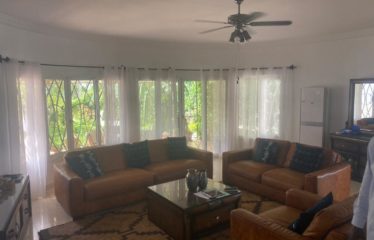 DAKAR MERMOZ : Villa à louer en face de la plage