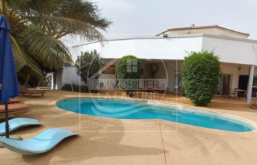 NGAPAROU : Jolie villa à vendre à 300 mètres de la mer