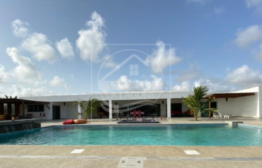 NGUERIGNE : Villa à vendre avec bungalows indépendants