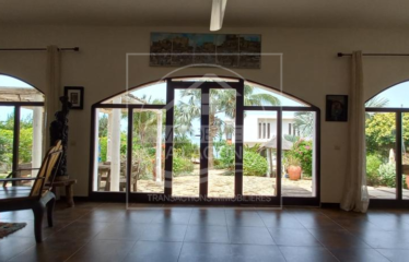 MBOUR : Villa à vendre en 1ere ligne mer