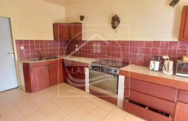 NGAPAROU : Jolie villa à vendre à 300 mètres de la mer