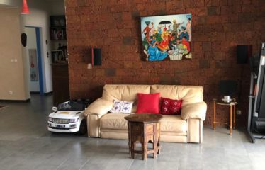 NGUERIGNE : Villa 5 chambres à vendre subtilement agencée