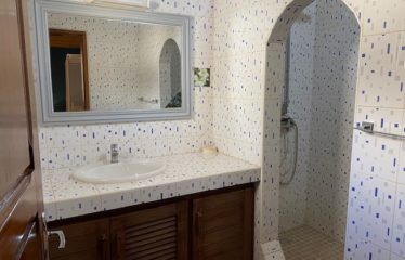 NGAPAROU : Villa à vendre à 150 mètres de l’Océan