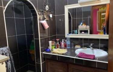 NGAPAROU : Villa à vendre à 150 mètres de l’Océan