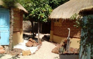 NDANGANE : Petit Hôtel à vendre