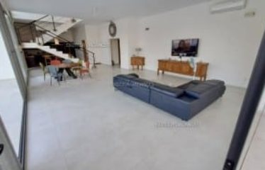 NGUERIGNE : Villa récente à vendre contemporaine