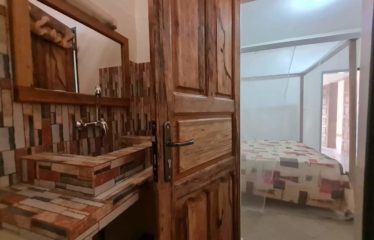 WARANG : Hôtel Restaurant à vendre idéalement situé en pleine exploitation