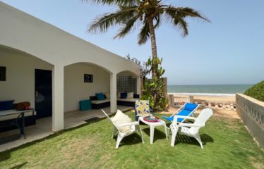 NDAYANE : Charmante villa à vendre « Les pieds dans l’eau »