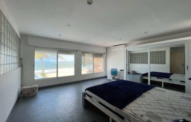 NDAYANE : Charmante villa à vendre « Les pieds dans l’eau »