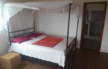 NIANING : Villa R+1 Pieds dans l’eau à vendre