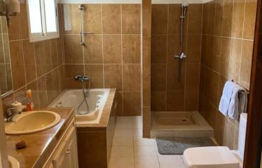 DAKAR ALMADIES : Villa à louer derrière le Five