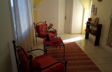 NGAPAROU : Villa 3 chambres à vendre bord de mer au cachet unique