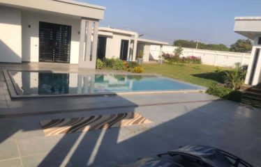 SINTHIANE : Villa contemporaine 4 chambres à louer dont un studio