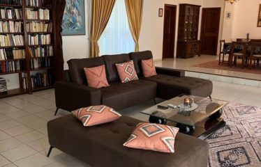 DAKAR ALMADIES : Villa à louer derrière le Five