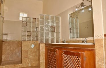 SALY : Villa rénovée à vendre proche plage