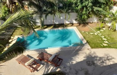 NGAPAROU : Villa 3 chambres à vendre bord de mer au cachet unique