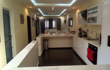 SALY : Villa contemporaine à vendre de 5 chambres avec titre foncier