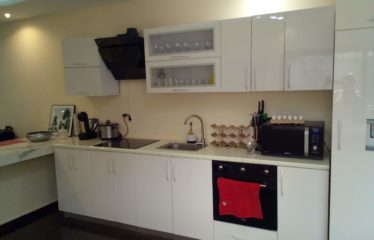 SALY : Villa contemporaine à vendre de 5 chambres avec titre foncier