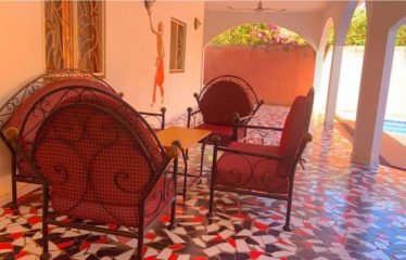 WARANG : Maison à vendre avec 2 chambres piscine et studio independant