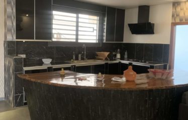 SINTHIANE : Villa contemporaine 4 chambres à louer dont un studio