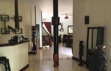 Nianing  : Grande maison de 335m2 à vendre piscine sur 2800 m2