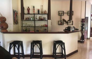 Nianing  : Grande maison de 335m2 à vendre piscine sur 2800 m2