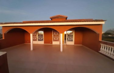 NGAPAROU : Charmante villa R+2 proche de la mer à vendre