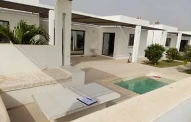 SINTHIANE : Propriété composée de deux villas et son bungalow avec piscine