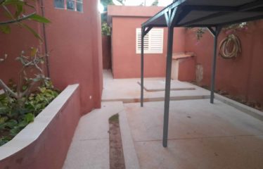 NGAPAROU : Charmante villa R+2 proche de la mer à vendre