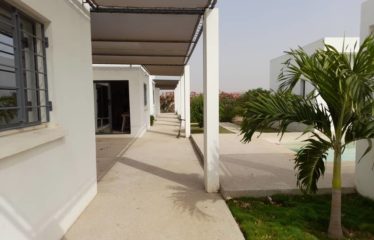 SINTHIANE : Propriété composée de deux villas et son bungalow avec piscine